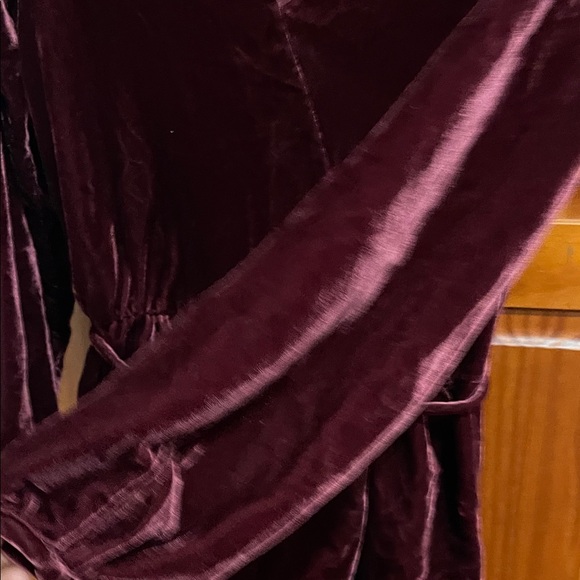 J. Crew Burgundy Velvet top sz 4 holiday, party - Picture 4 of 7